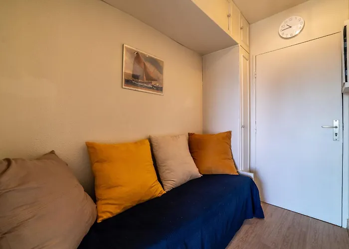 Ormarine By Interhome Lägenhet Le Lavandou